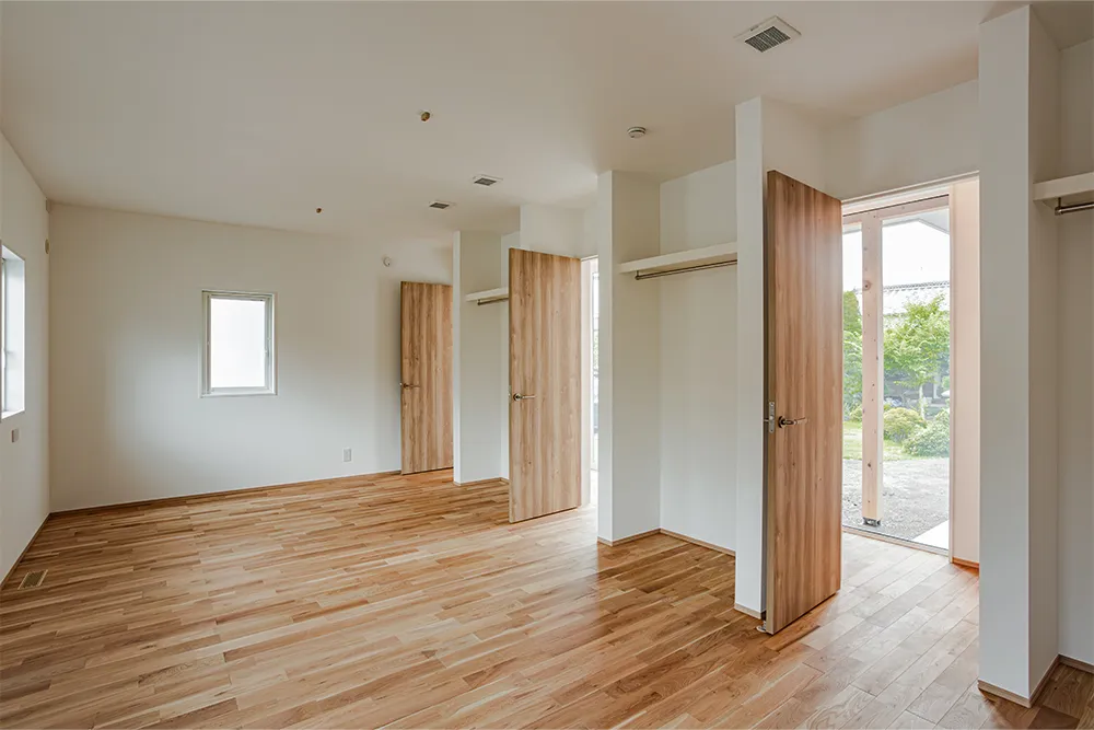 ひとつながりの大空間LDKでくつろぐ無垢の家